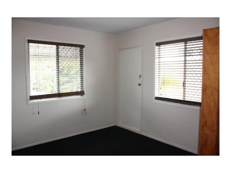 25 Leonard Avenue, Surfers Paradise QLD 4217