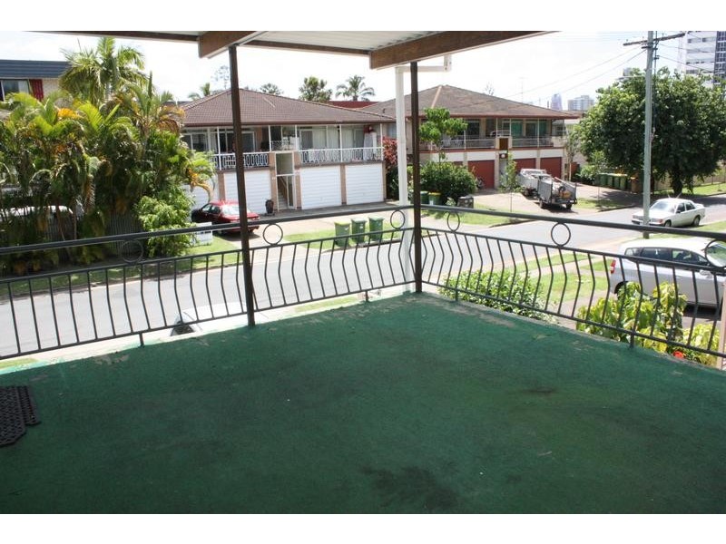 25 Leonard Avenue, Surfers Paradise QLD 4217