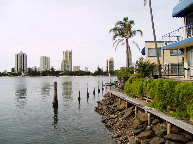 107 Stanhill Drive, Chevron Island QLD 4217