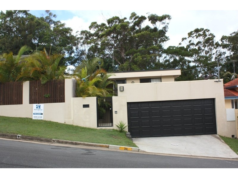 24 Wallace, Southport QLD 4215