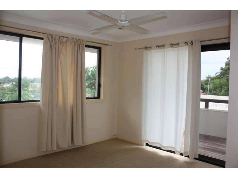 24 Wallace, Southport QLD 4215