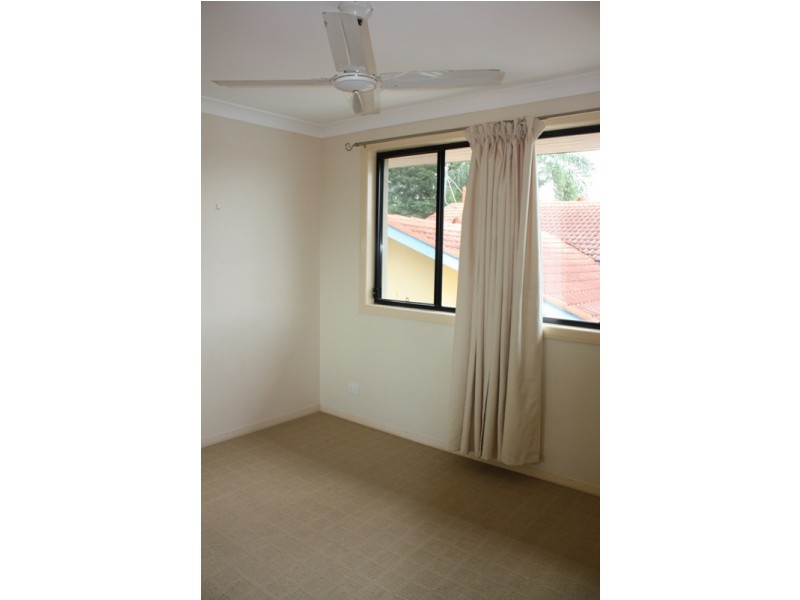 24 Wallace, Southport QLD 4215