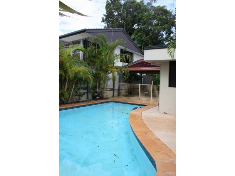 24 Wallace, Southport QLD 4215