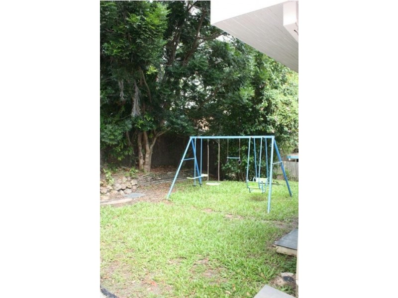 24 Wallace, Southport QLD 4215