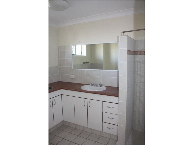 15 Darrambal Street, Chevron Island QLD 4217
