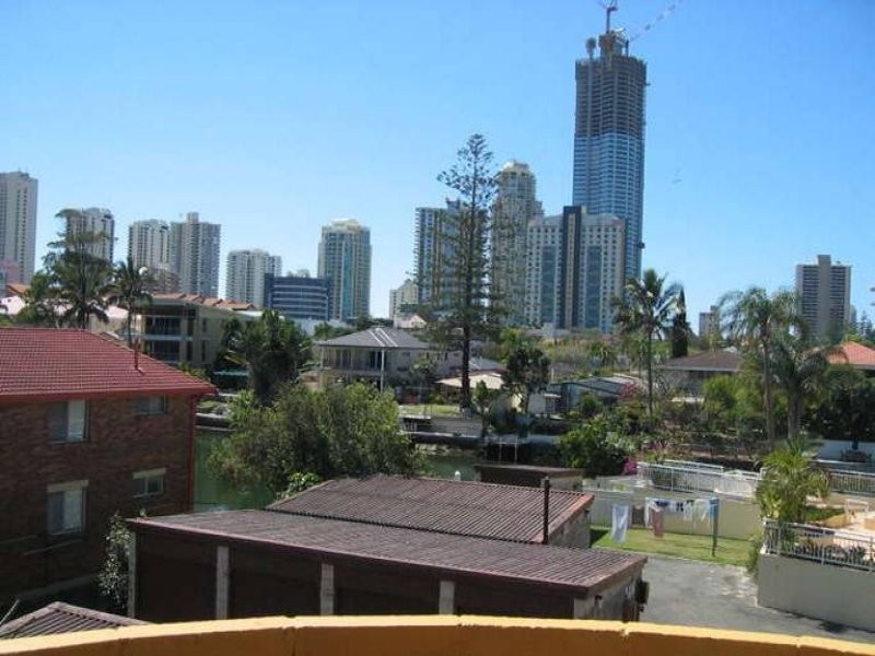 9 Holborow Close (Kooyong Place), Surfers Paradise QLD 4217