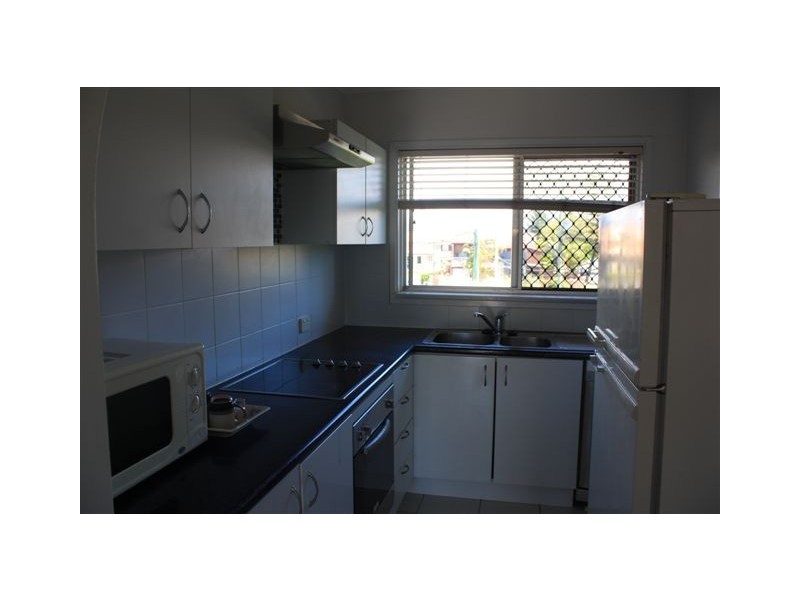 9 Holborow Close (Kooyong Place), Surfers Paradise QLD 4217