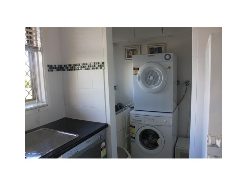 9 Holborow Close (Kooyong Place), Surfers Paradise QLD 4217