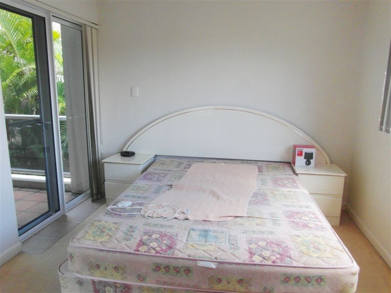 96 Stanhill Drive, Chevron Island QLD 4217