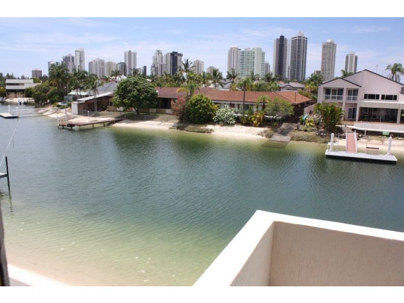 92 Commodore Drive, Paradise Waters QLD 4217