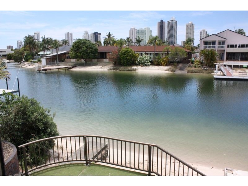 92 Commodore Drive, Paradise Waters QLD 4217