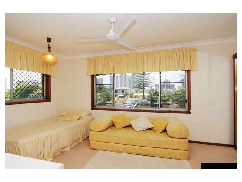 5 Mallana Street, Surfers Paradise QLD 4217