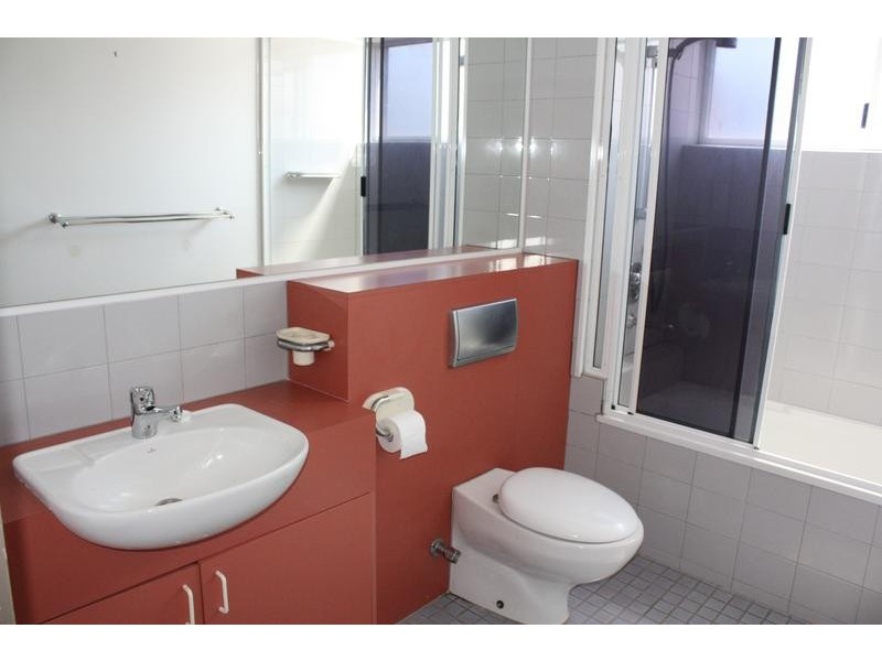 33 River Drive, Surfers Paradise QLD 4217
