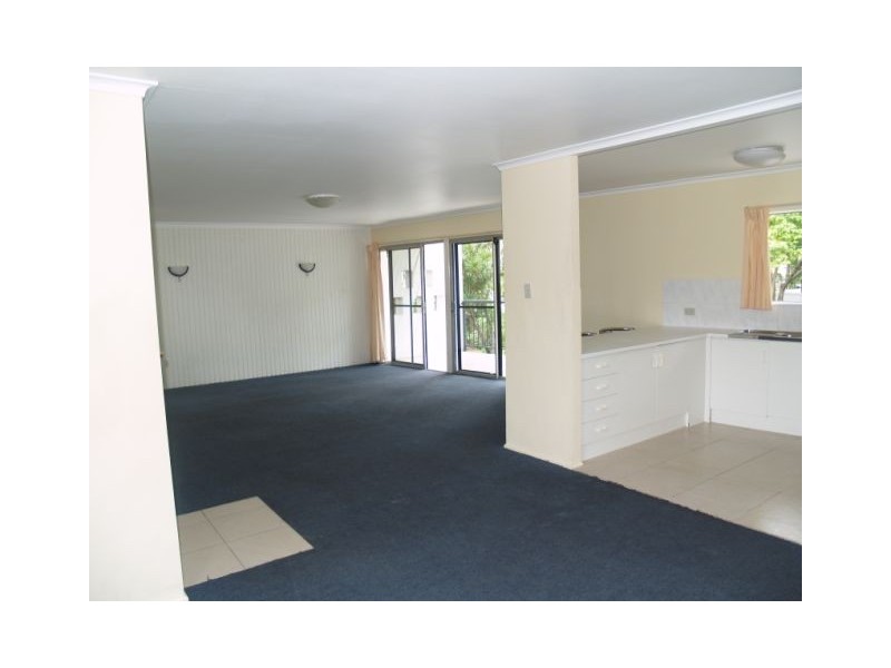 8 Acacia Avenue, Surfers Paradise QLD 4217