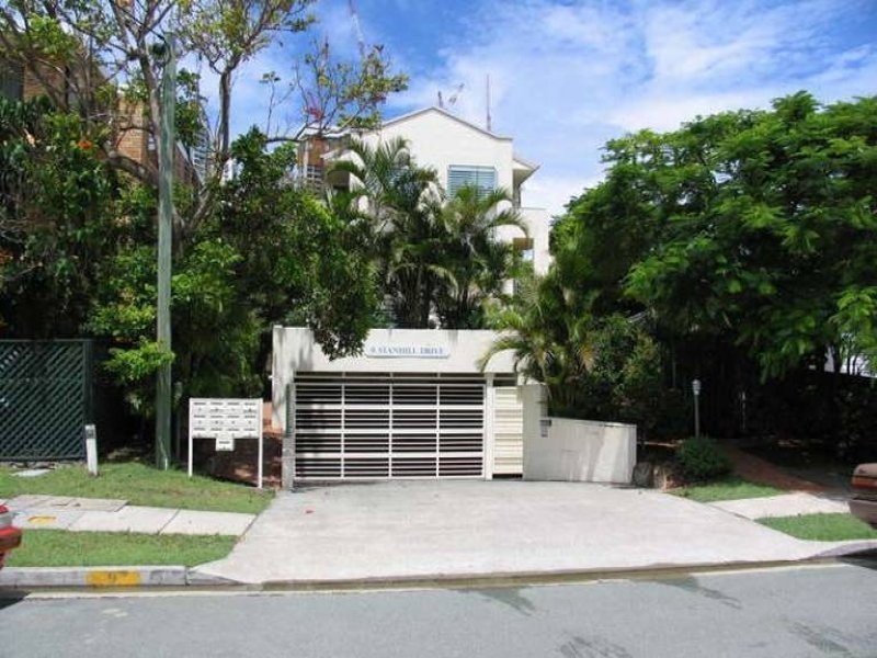 9 Stanhill Drive, Chevron Island QLD 4217