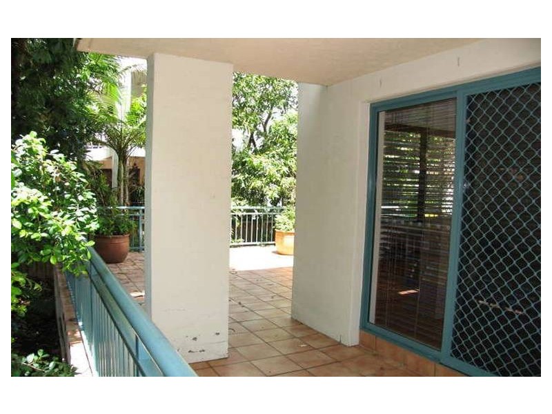 9 Stanhill Drive, Chevron Island QLD 4217