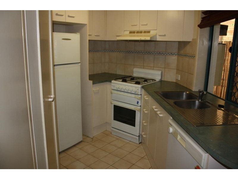 9 Stanhill Drive, Chevron Island QLD 4217