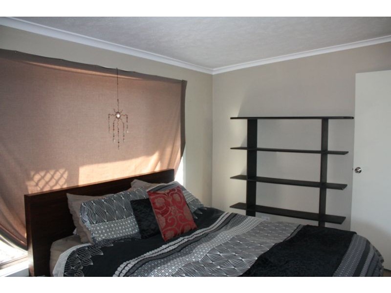 33 Kalimna Drive, Broadbeach Waters QLD 4218