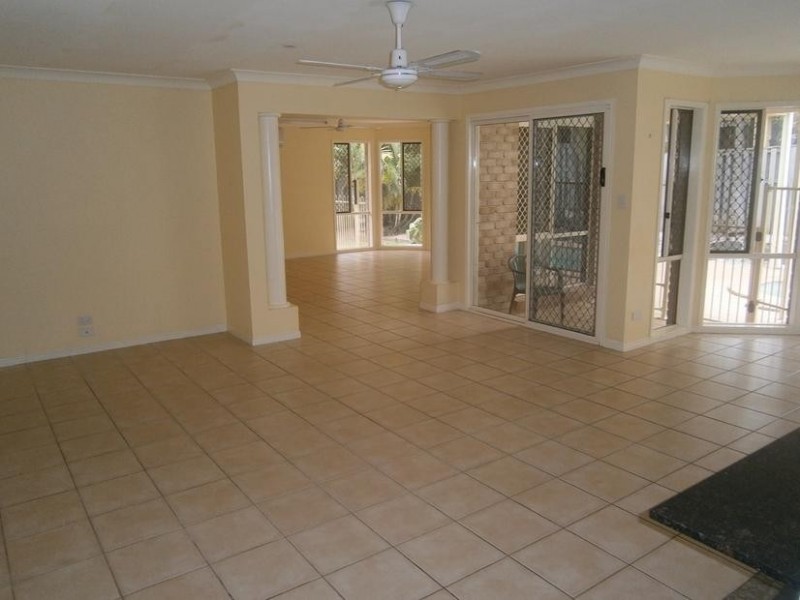 12 Equador Court, Pacific Pines QLD 4211