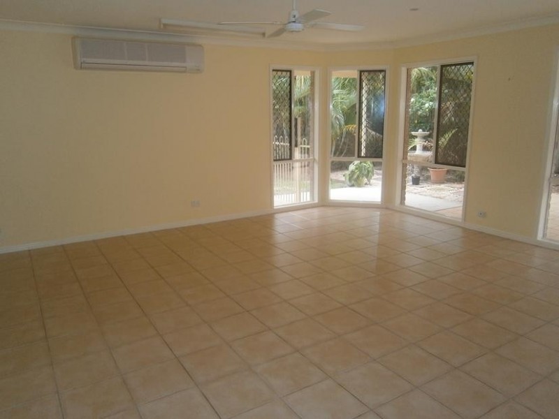 12 Equador Court, Pacific Pines QLD 4211