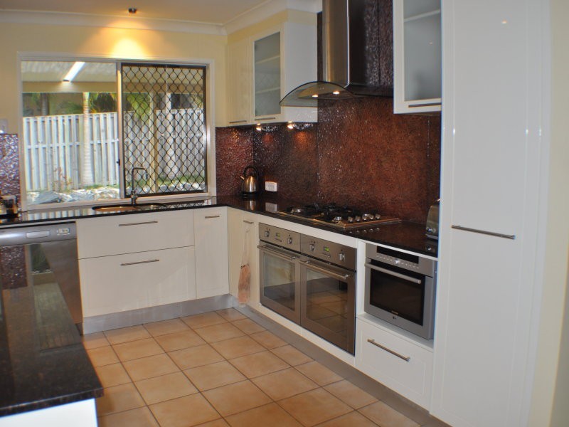 12 Equador Court, Pacific Pines QLD 4211