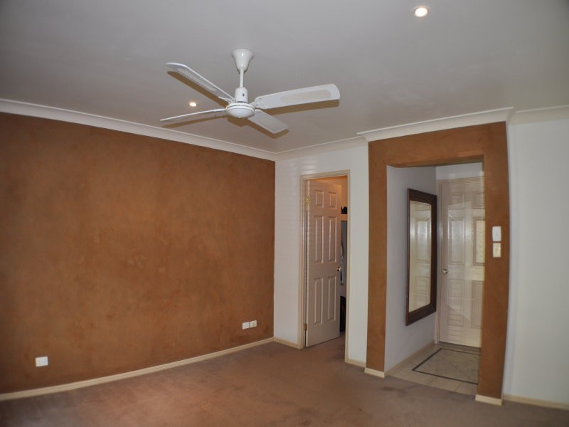 12 Equador Court, Pacific Pines QLD 4211