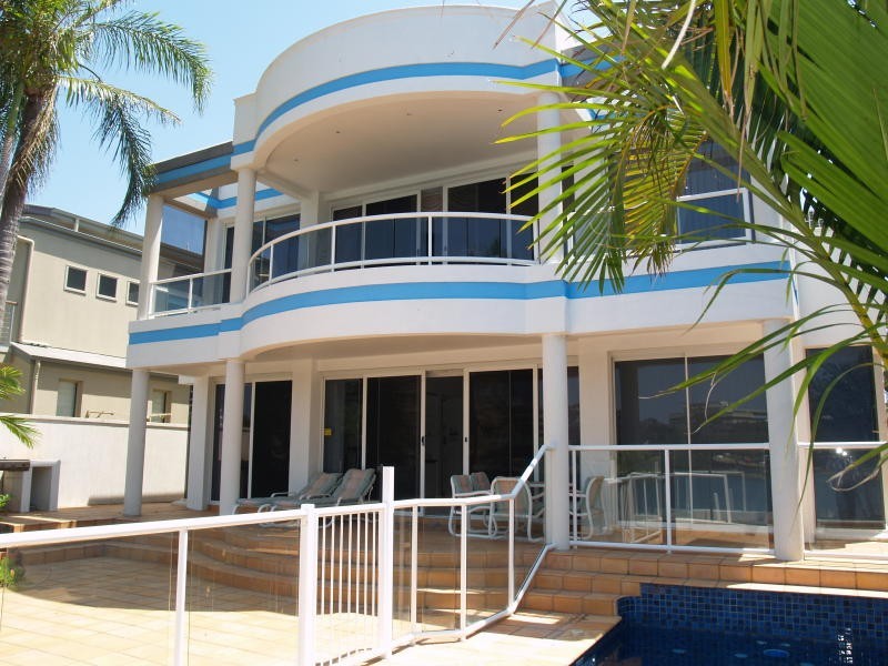 Chevron Island QLD 4217