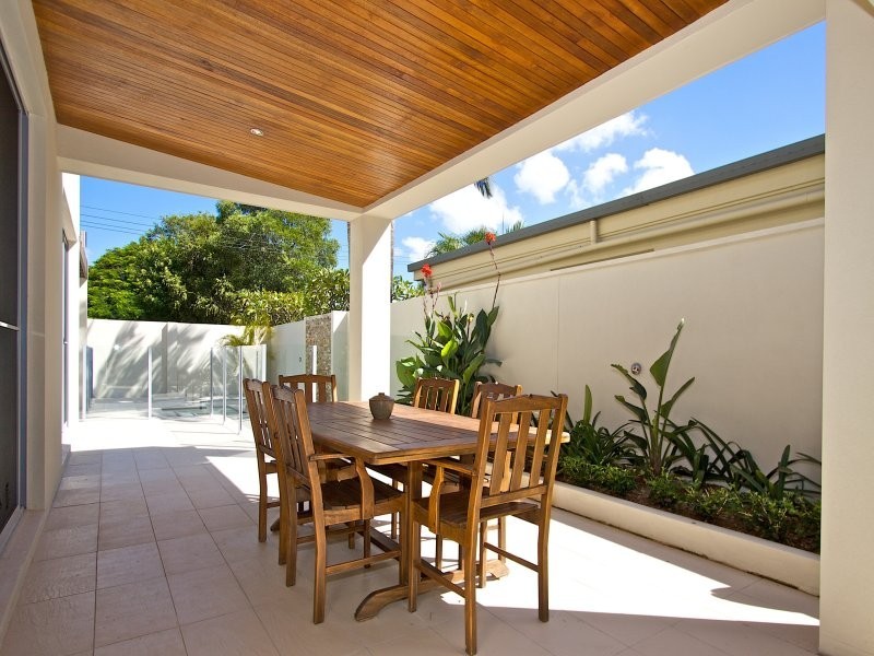 11 Yacht Street, Southport QLD 4215