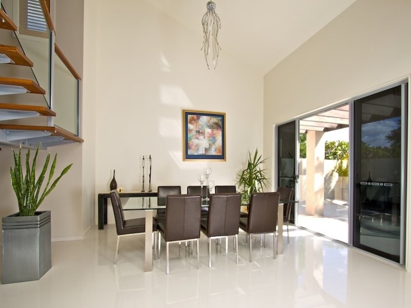 11 Yacht Street, Southport QLD 4215