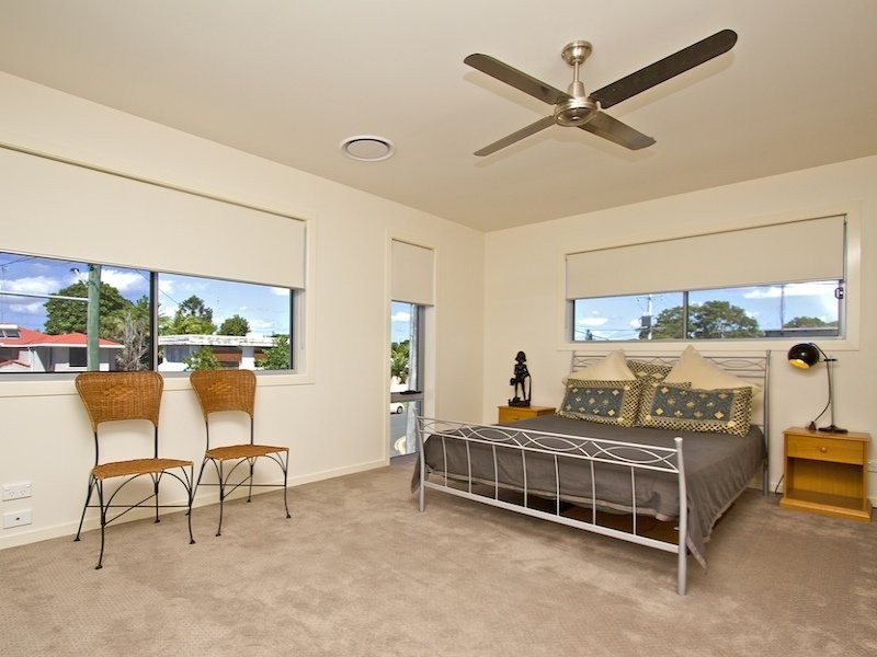 11 Yacht Street, Southport QLD 4215