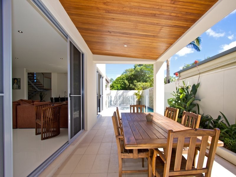 11 Yacht Street, Southport QLD 4215