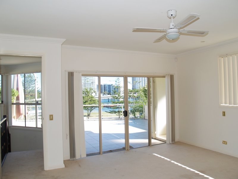 25 Rankin Parade, Main Beach QLD 4217