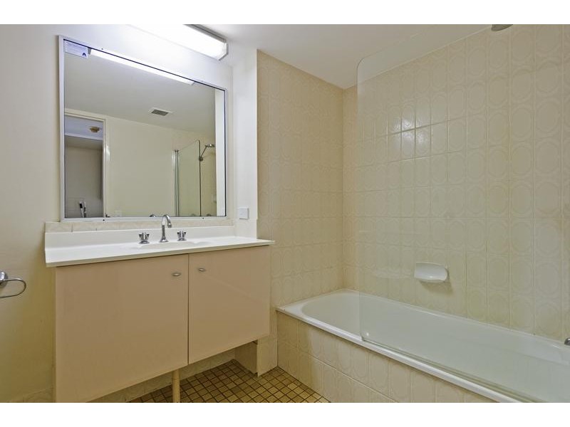 43 Enderley Avenue, Surfers Paradise QLD 4217