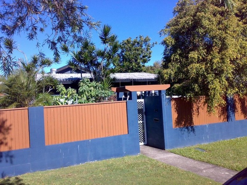 9 Poinciana Cres, Bundall QLD 4217