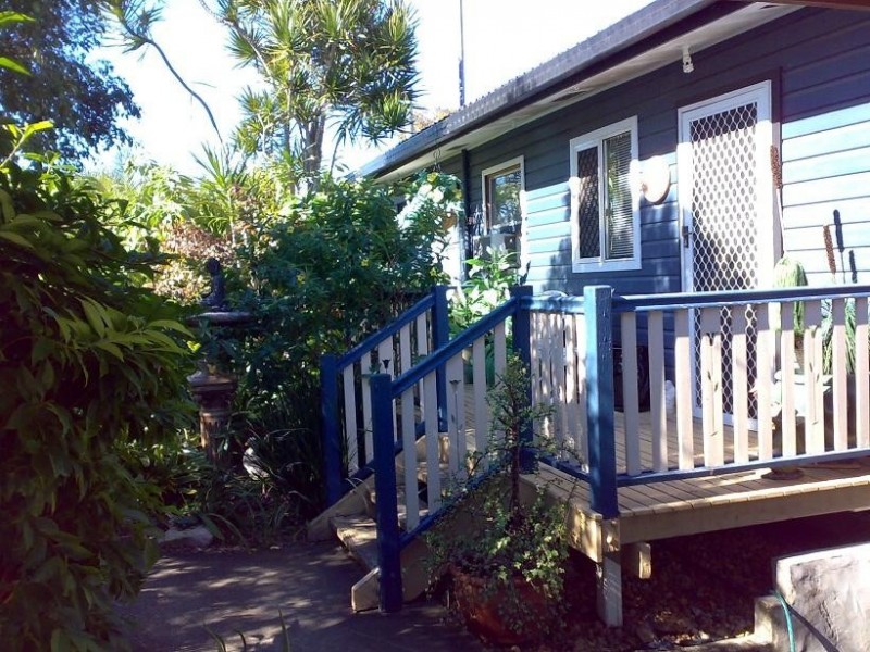 9 Poinciana Cres, Bundall QLD 4217