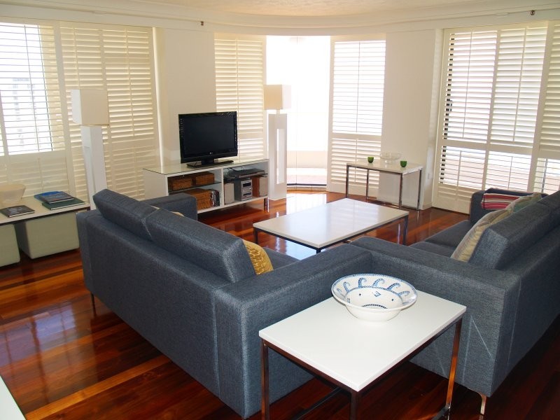 30B Aegean 30 Laycock Street, Surfers Paradise QLD 4217