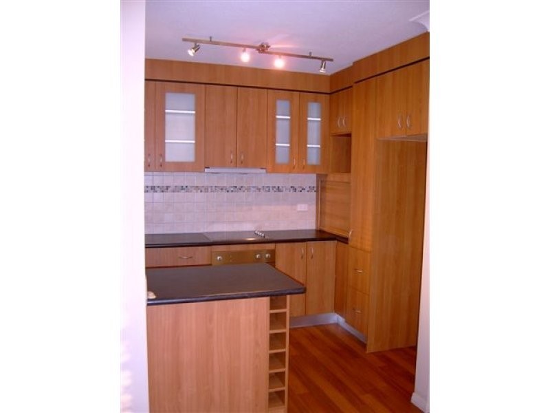 Oak 3 Oak Avenue, Surfers Paradise QLD 4217