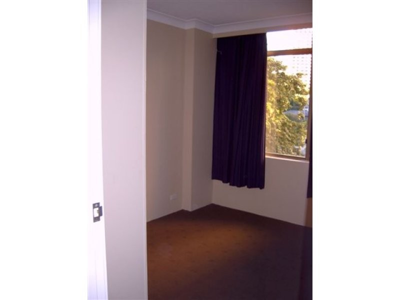 Oak 3 Oak Avenue, Surfers Paradise QLD 4217