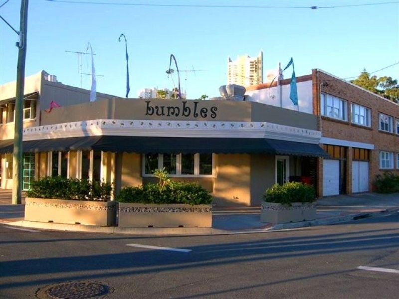 Oak 3 Oak Avenue, Surfers Paradise QLD 4217