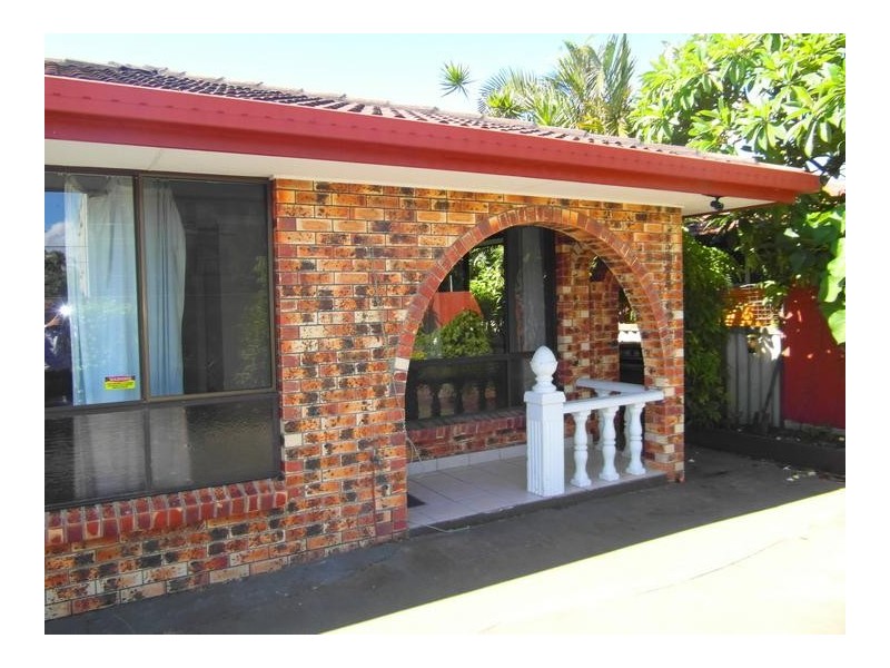 19 Thomas Drive, Chevron Island QLD 4217