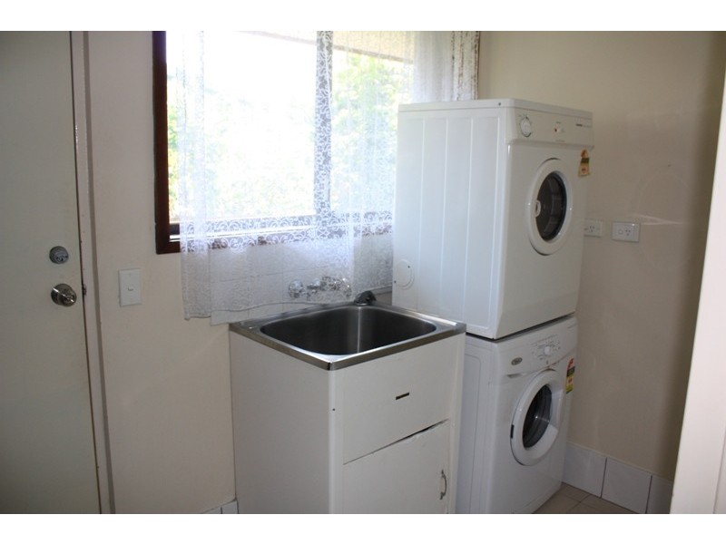19 Thomas Drive, Chevron Island QLD 4217