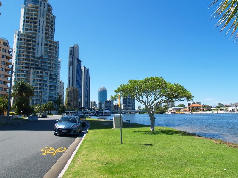 3 Oak Avenue, Surfers Paradise QLD 4217