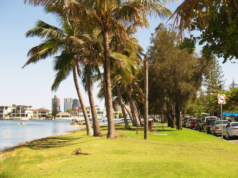 3 Oak Avenue, Surfers Paradise QLD 4217