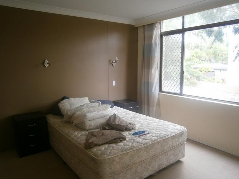 3 Oak Avenue, Surfers Paradise QLD 4217