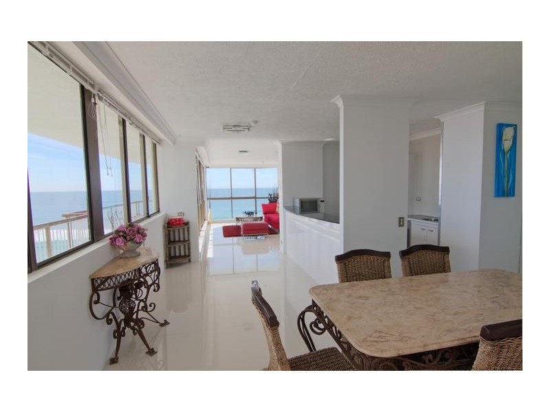 ‘Hibiscus’ Penthouse 3555 Main Beach Parade, Main Beach QLD 4217