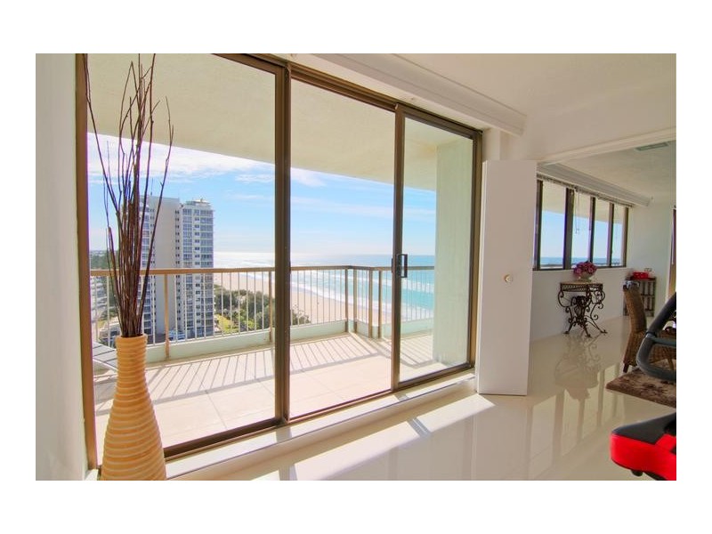 ‘Hibiscus’ Penthouse 3555 Main Beach Parade, Main Beach QLD 4217