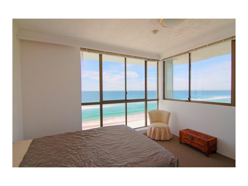 ‘Hibiscus’ Penthouse 3555 Main Beach Parade, Main Beach QLD 4217