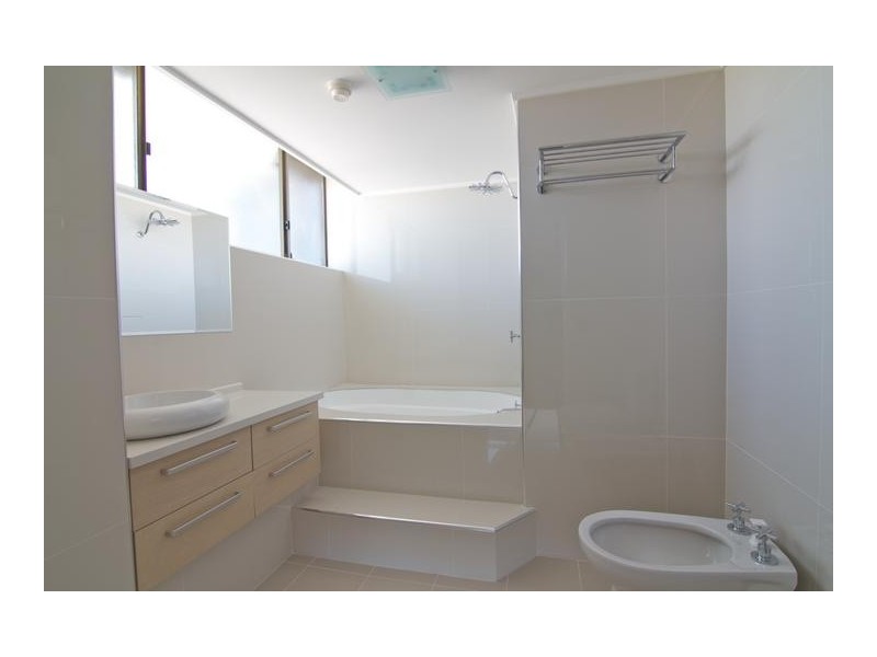 ‘Hibiscus’ Penthouse 3555 Main Beach Parade, Main Beach QLD 4217