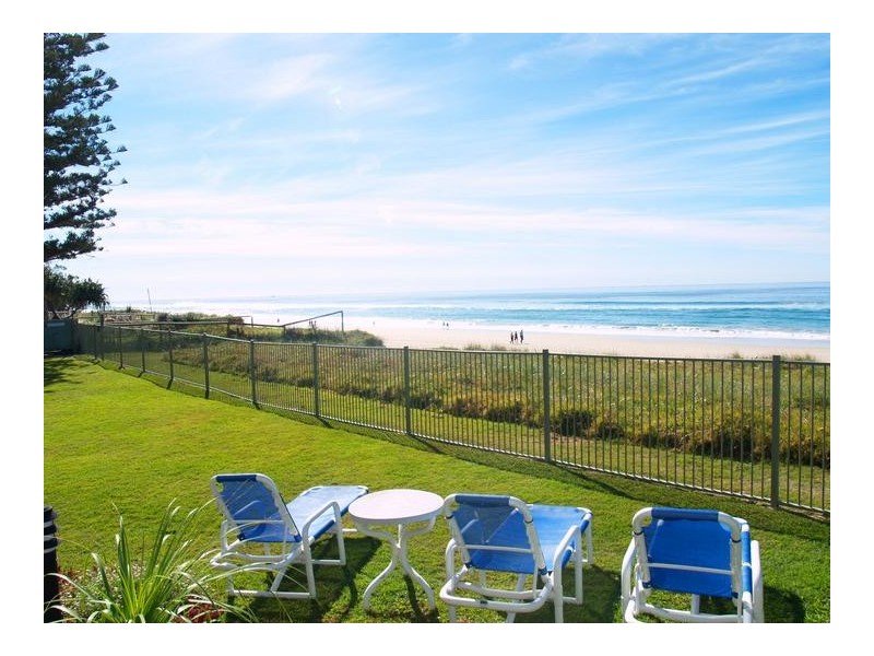 ‘Hibiscus’ Penthouse 3555 Main Beach Parade, Main Beach QLD 4217