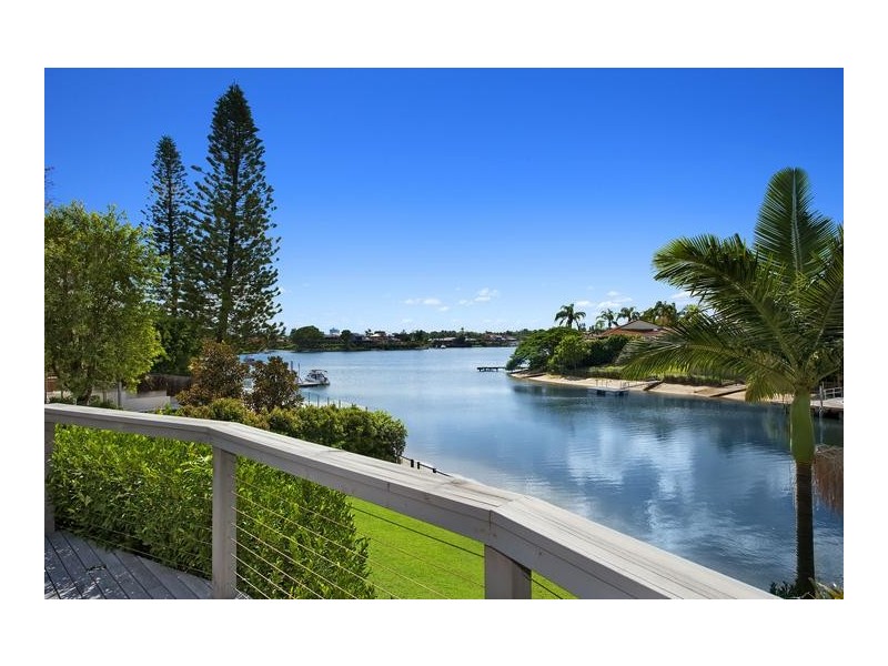 11 Lothian Avenue, Sorrento QLD 4217